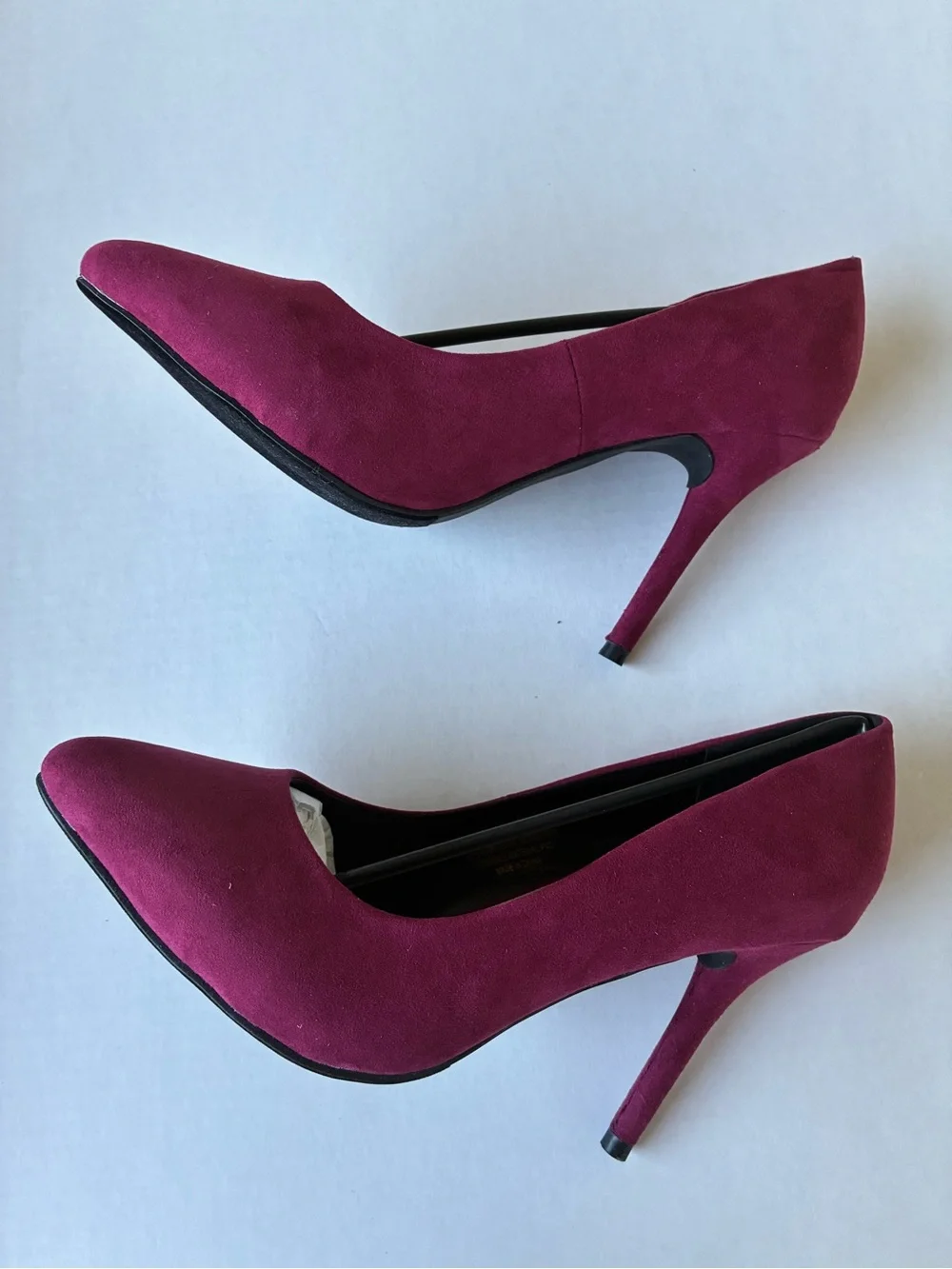 Women’s Suede Pointed-Toe Pumps in Berry